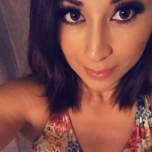 Meet your Posher, Ana